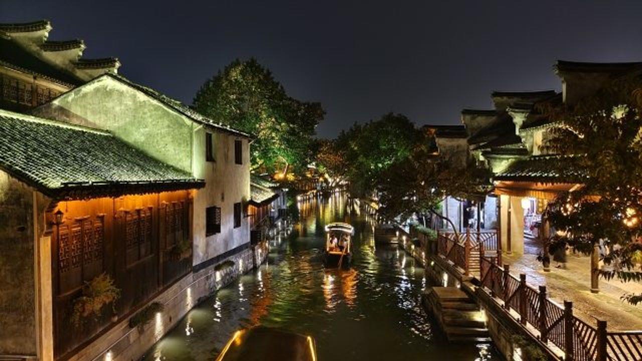 救援受困的鬃狼